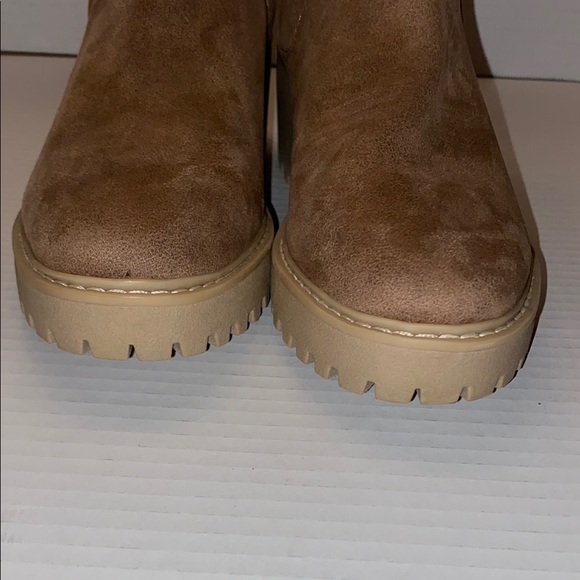 Huey H2O Boots Dolce Vita, Brown Suede Ankle Boots - Picture 7 of 11